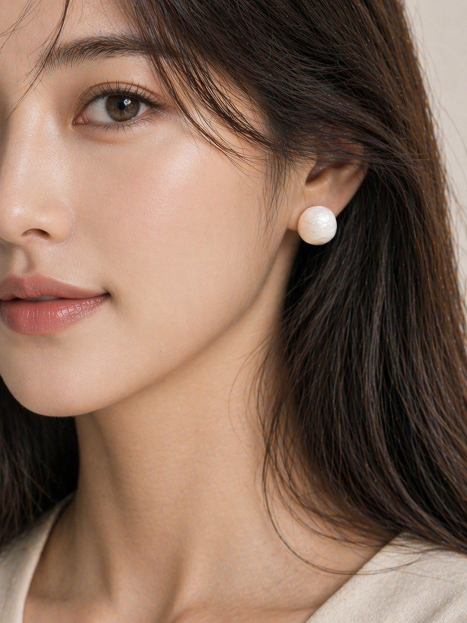 18k gold plated marble resin stud earrings bold dome chunky statement earrings minimalist luxury hypoallergenic waterproof tarnish resistant everyday wear myEdzy model portrait
